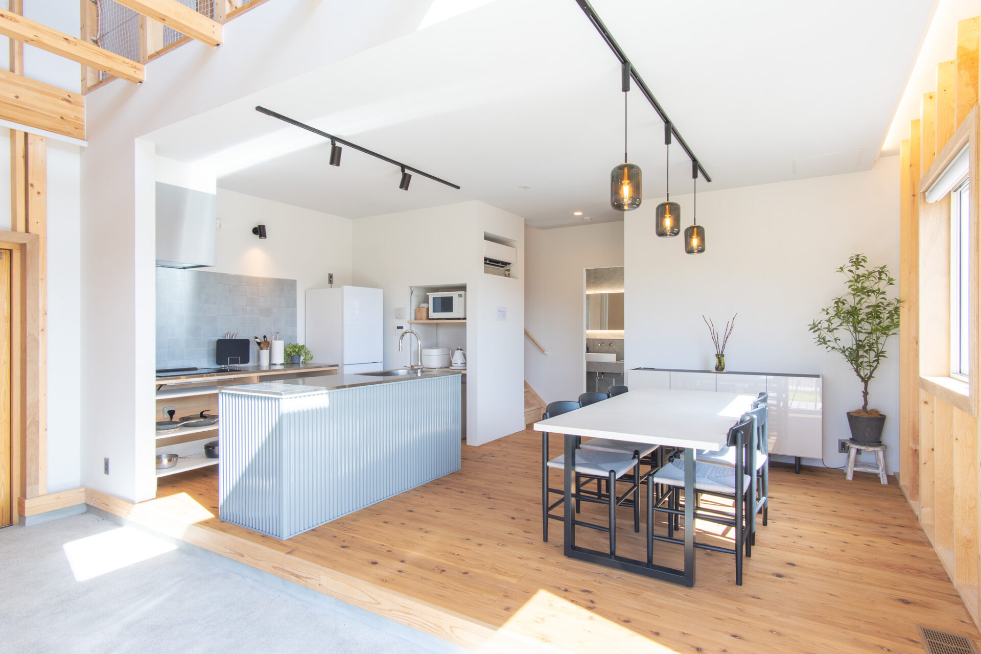 仙台・泉ヶ岳の麓に一棟貸し宿「third house」がオープン